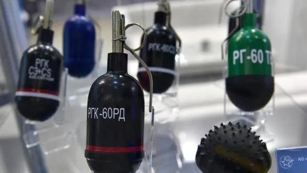 В Башкирии дворник нашел в мусорном баке гранату