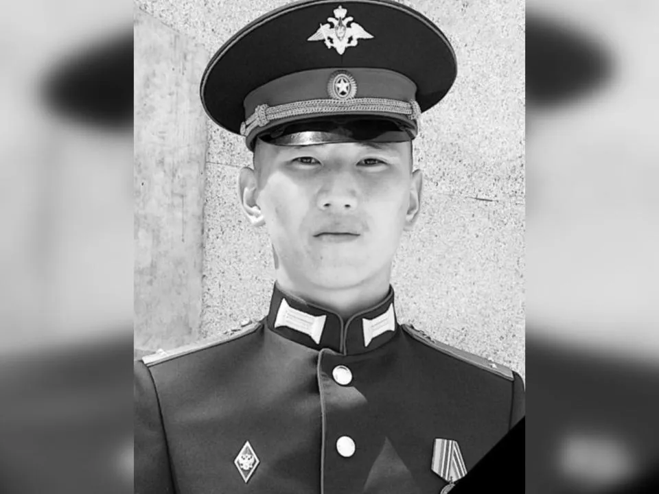 «Вместе пришли, рядом будем и уходить»: спасенный боец рассказал о своем погибшем командире