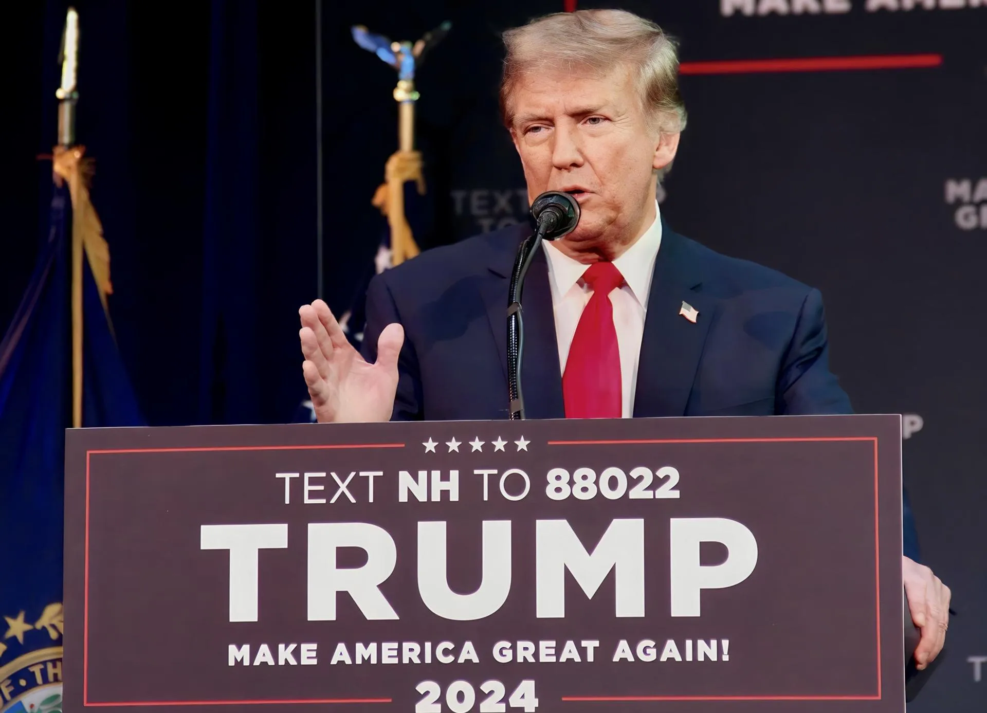 Дональд Трамп на митинге в Нью-Гэмпшире