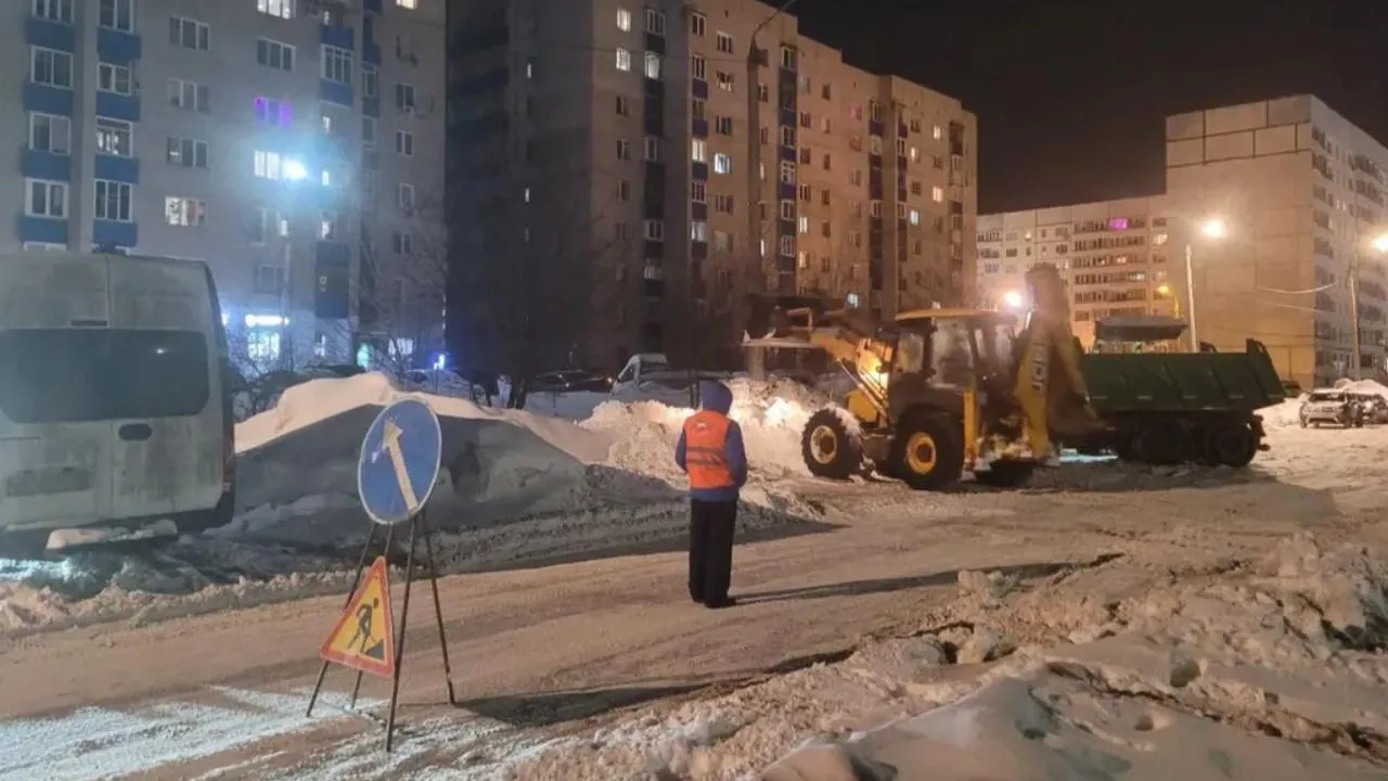 Противоснежный патруль: коммунальщики в Красногорске борются с последствиями циклона