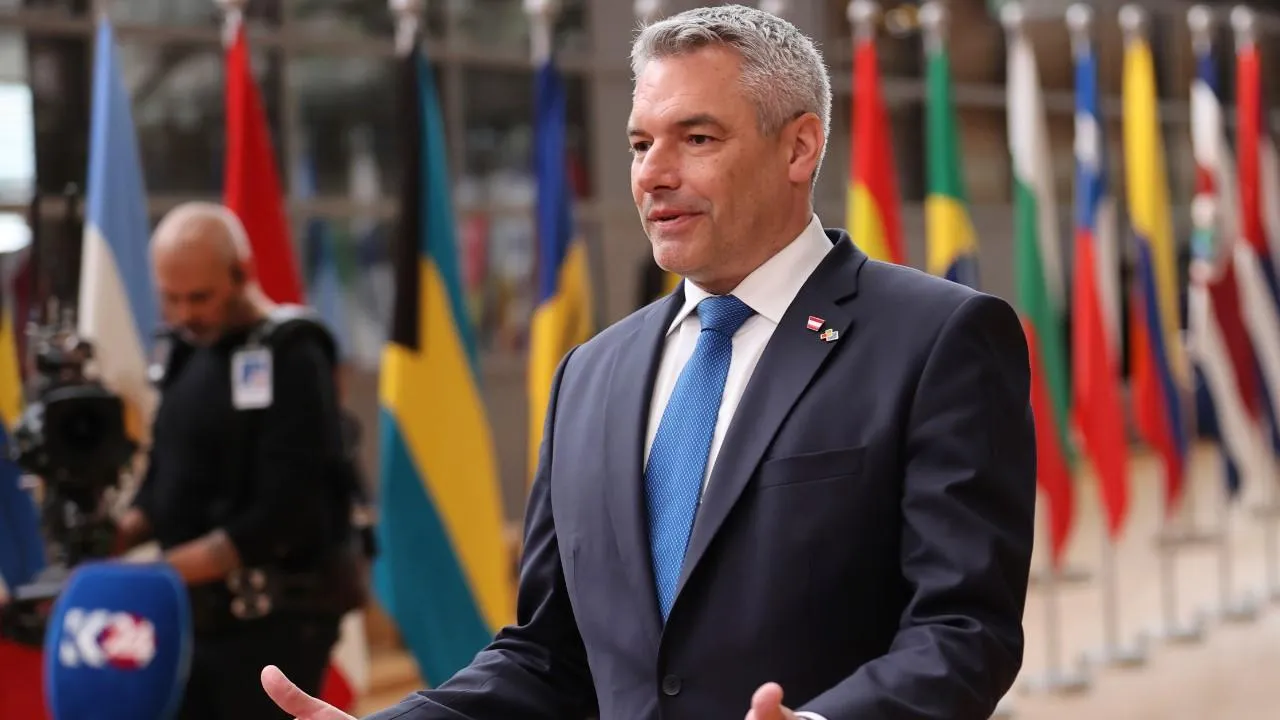 Канцлер Австрии Нехаммер согласился с мирной инициативой Бразилии по Украине