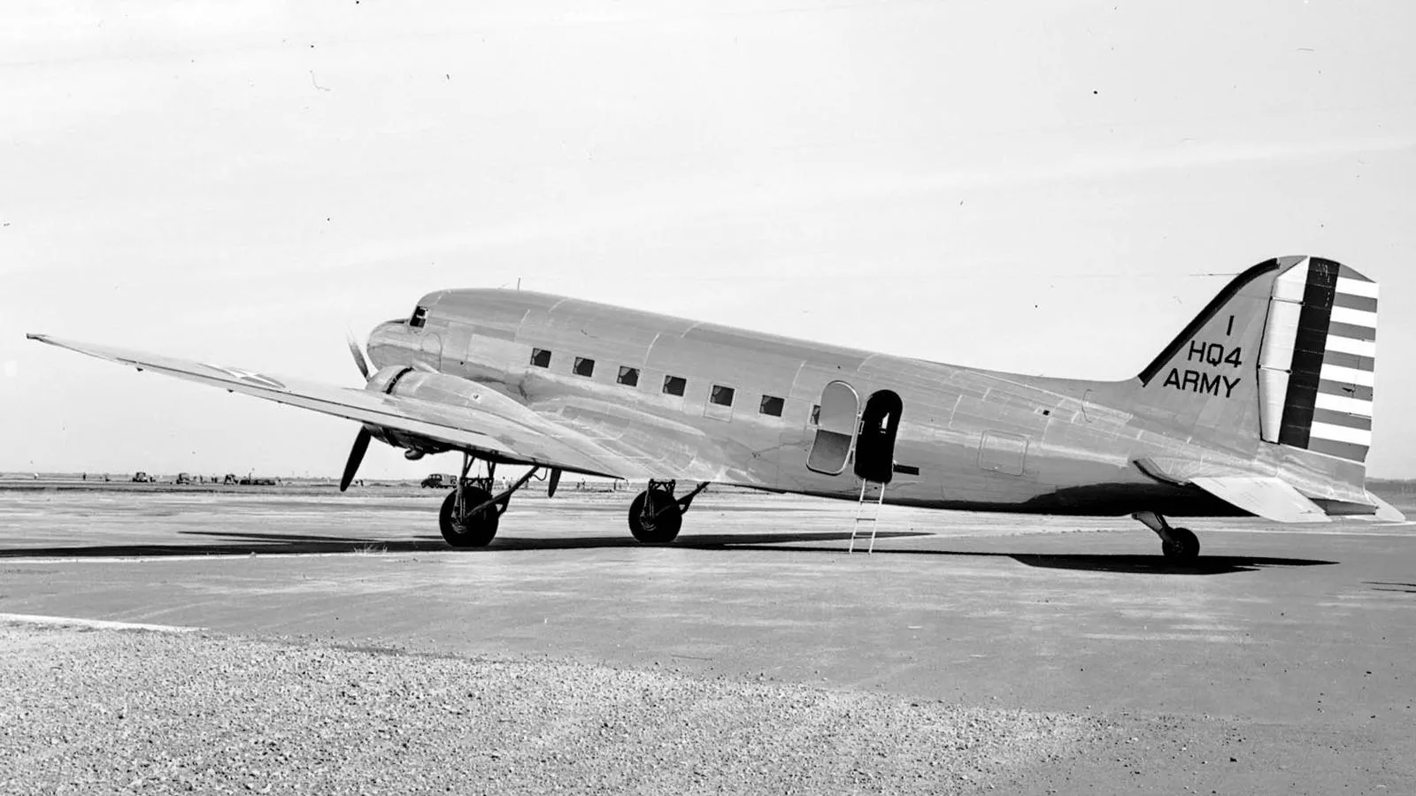 Самолет Douglas DC-3DST