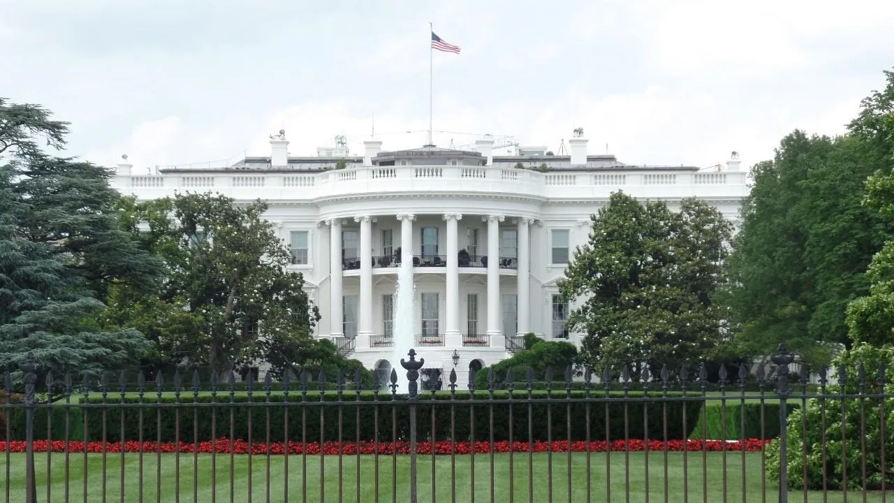 Сенатор Пушков раскритиковал совместное фото Трампа и Байдена