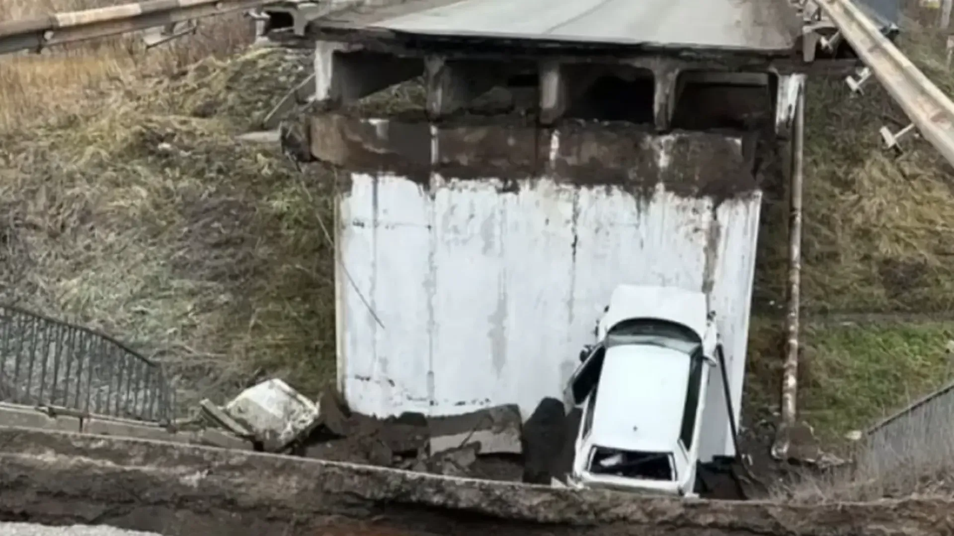 Фото: скриншот видео происшествия