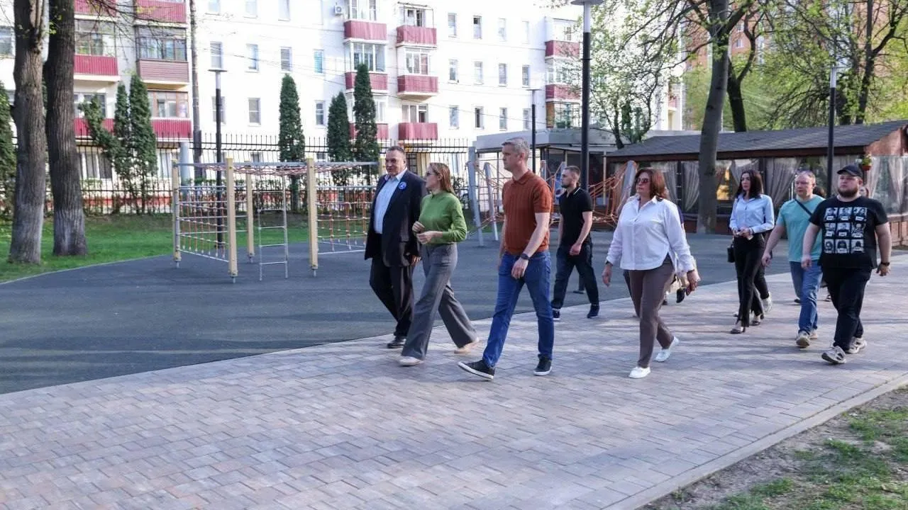 Замглавы Подольска Ольга Шашкова проверила благоустройство в парке им. Талалихина