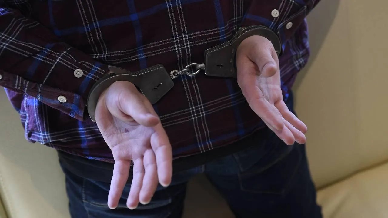 Серийного магазинного вора задержали: кузбассовец продавал украденный сыр и масло