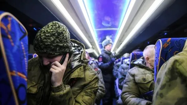 Политолог Журавлев объяснил причины массовой сдачи украинских военных в плен