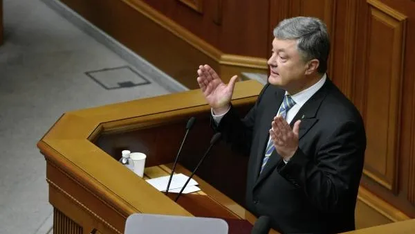 Порошенко предлагает лишать крымчан украинского гражданства