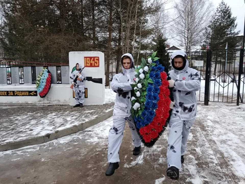 Возложение венков к мемориалу в Дубранивке. Фото:&nbsp;администрация м.о. Шаховская