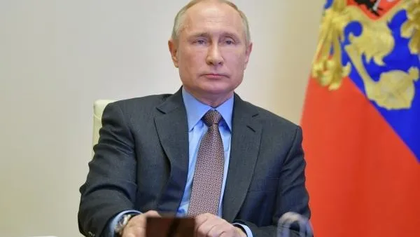 Путин: РФ внимательно анализирует опыт борьбы других государств с коронавирусом