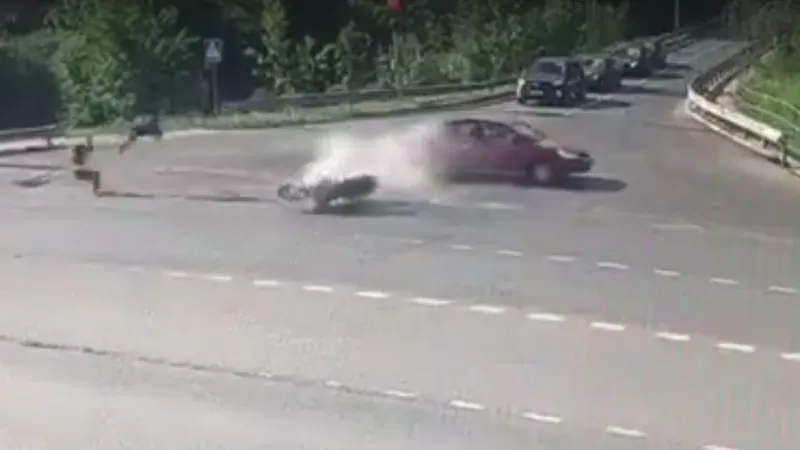 Смертельное ДТП с мотоциклом в Лобне попало на камеру