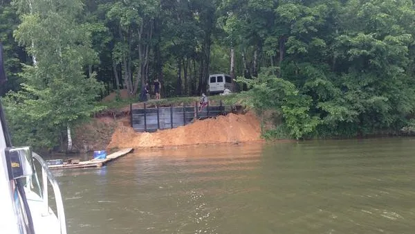 Береговую линию Пестовского водохранилища привели в порядок