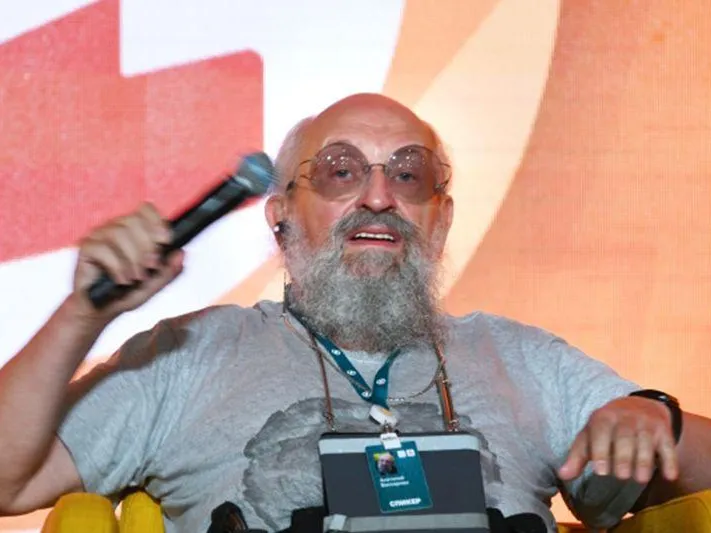 «Ругань, основанная на фантазиях»: Вассерман прокомментировал высказывания Назарова в адрес ВС РФ