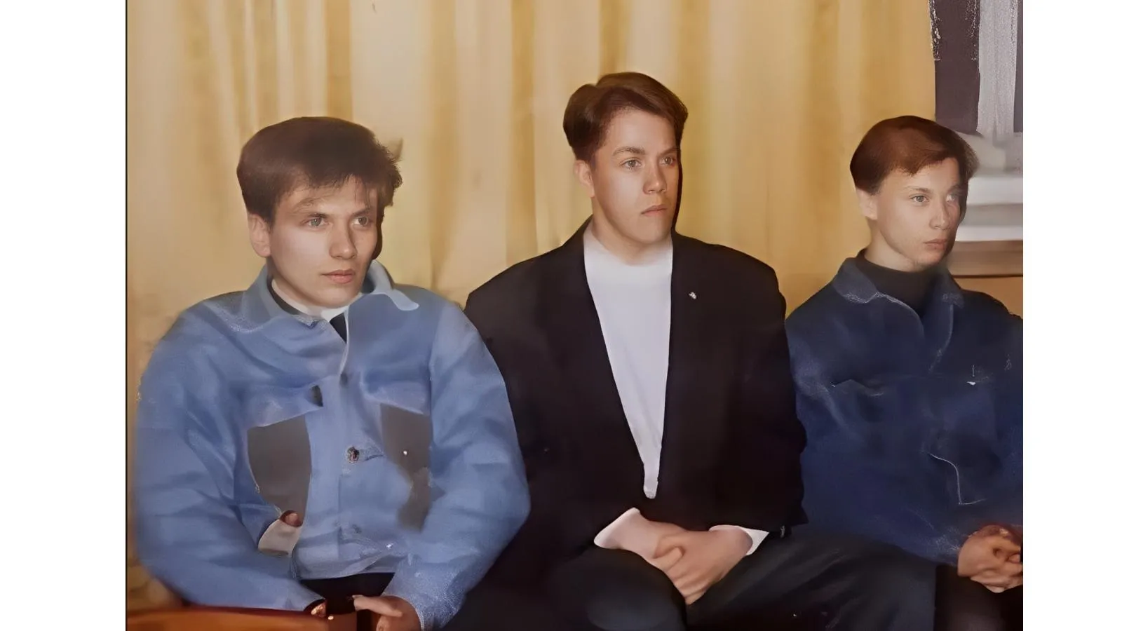 Крайний слева Игорь Иртышов на очной ставке. Скриншот с видео