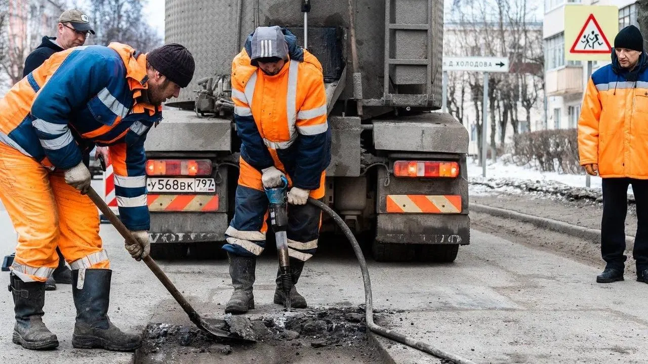 Почти двадцать тысяч ям устранили на дорогах Подмосковья с начала года