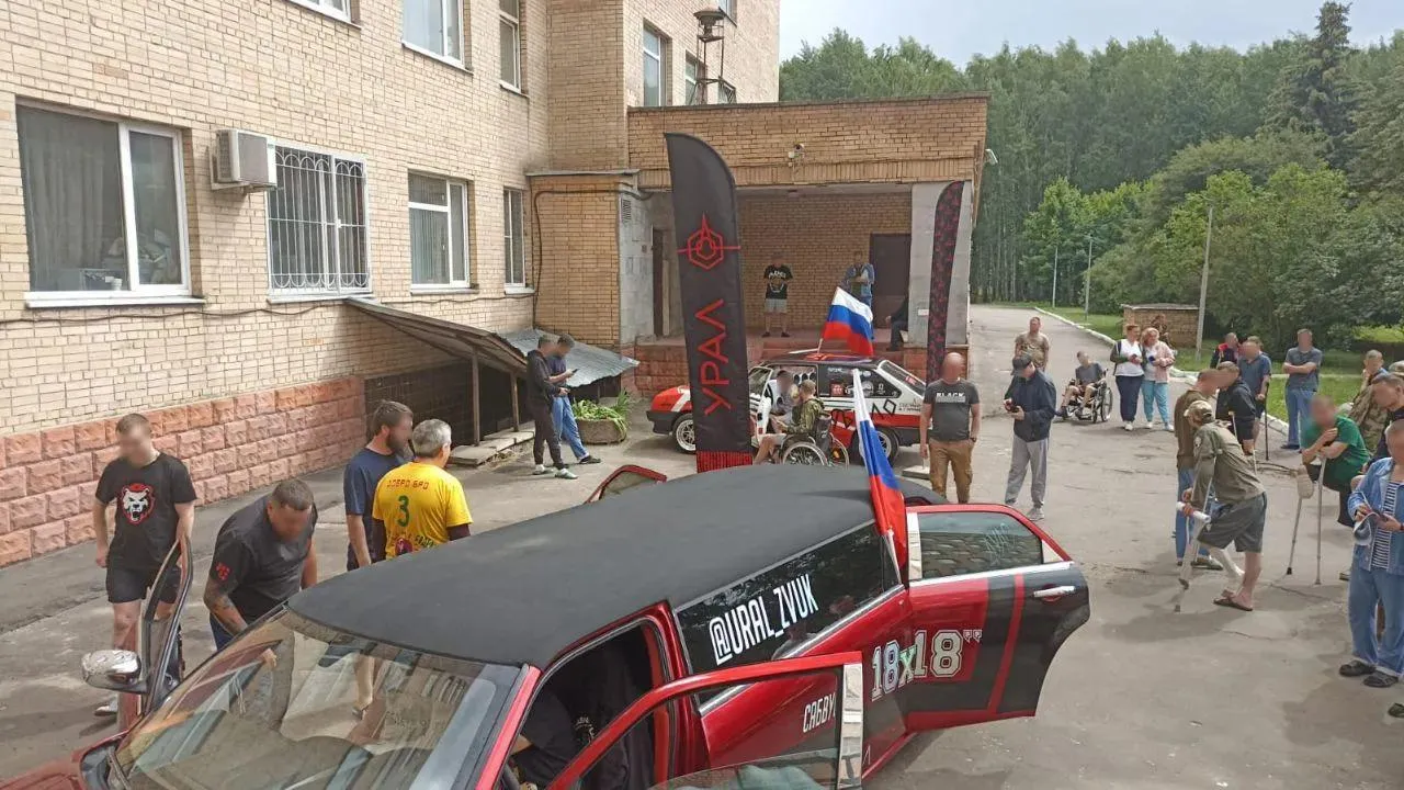 Импровизированный концерт для участников СВО прошел под окнами госпиталя в Балашихе