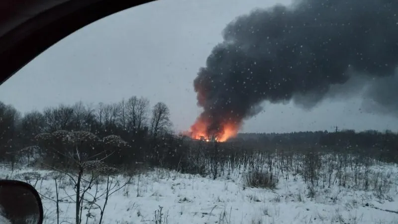 Мощный пожар в ангаре потушили под Наро-Фоминском