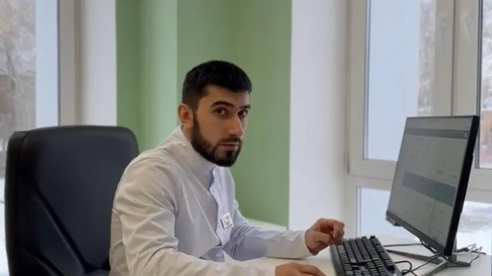 Врач Садрутдин Мирзабеков. Фото: Электростальская центральная городская больница