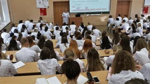 Порядка 400 медиков-выпускников приглашено на встречу с Минздравом МО