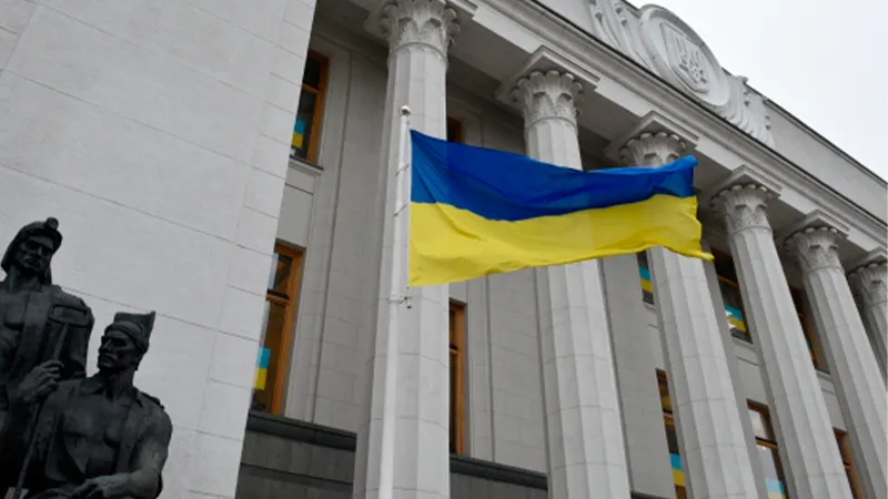 «Стыдно должно быть»: россиян возмутило решение отменить 8 марта и День Победы на Украине