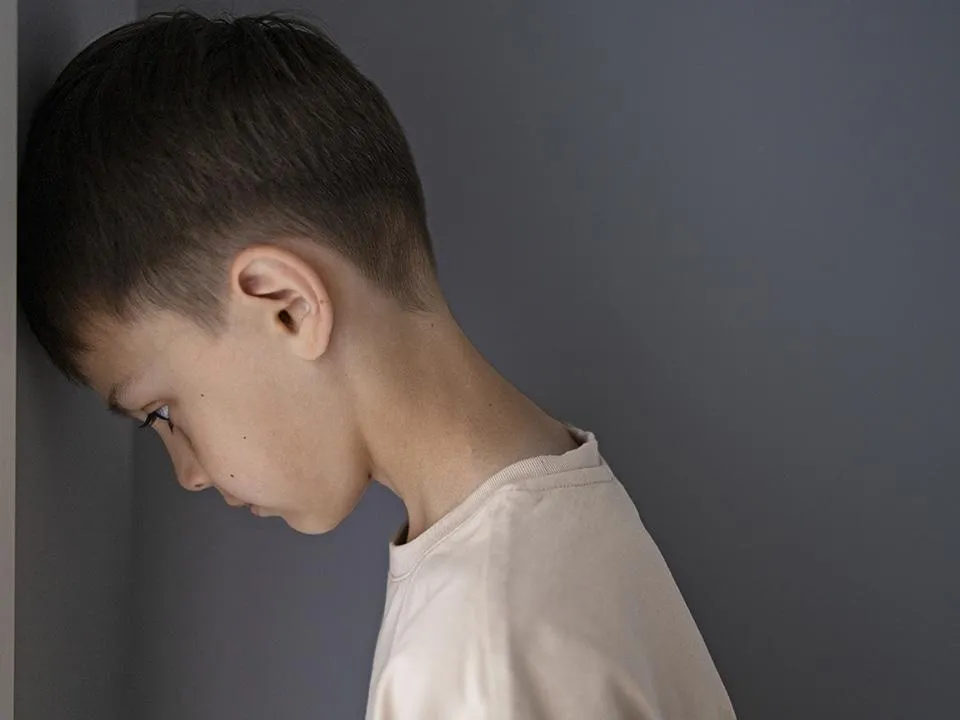 «Есть проблемы не только с алкоголем»: омбудсмен раскрыла прошлое семьи, в которой ребенка ранили ножом