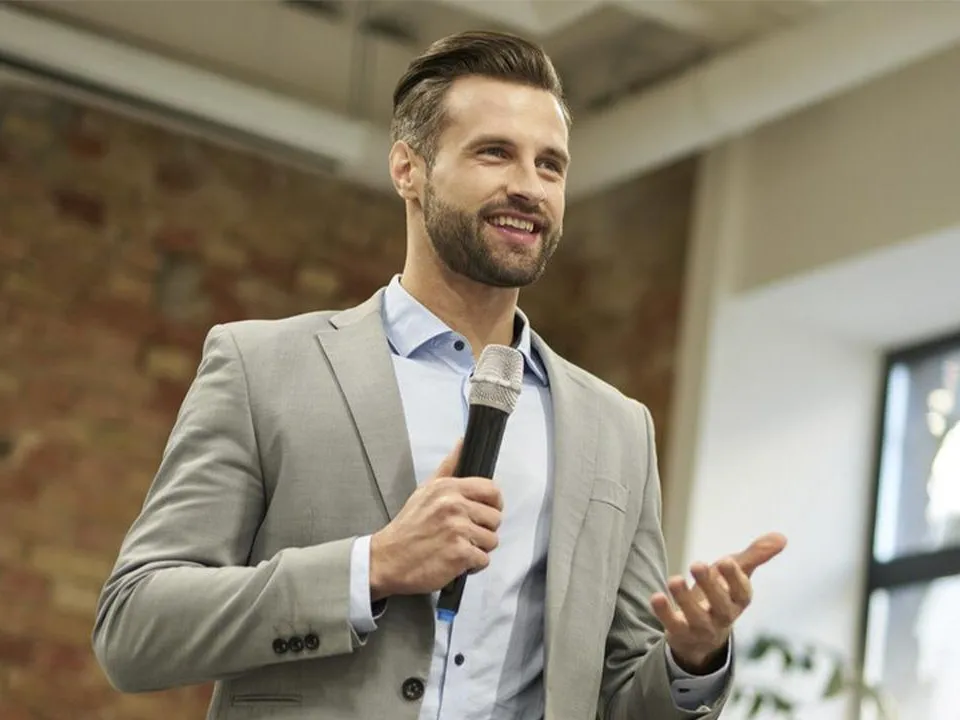 «На корпоративе скажите тост»: выяснилось, как побороть страх публичных выступлений