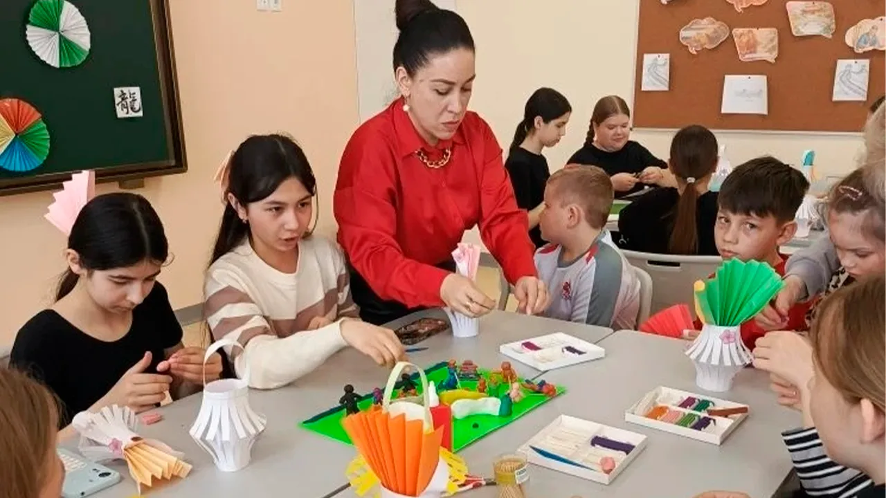 vk.com/МАОУ «Средняя школа №1 им. В. Н. Леонова»