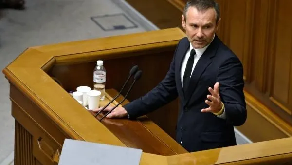 Вакарчук решил сложить с себя полномочия депутата Верховной Рады
