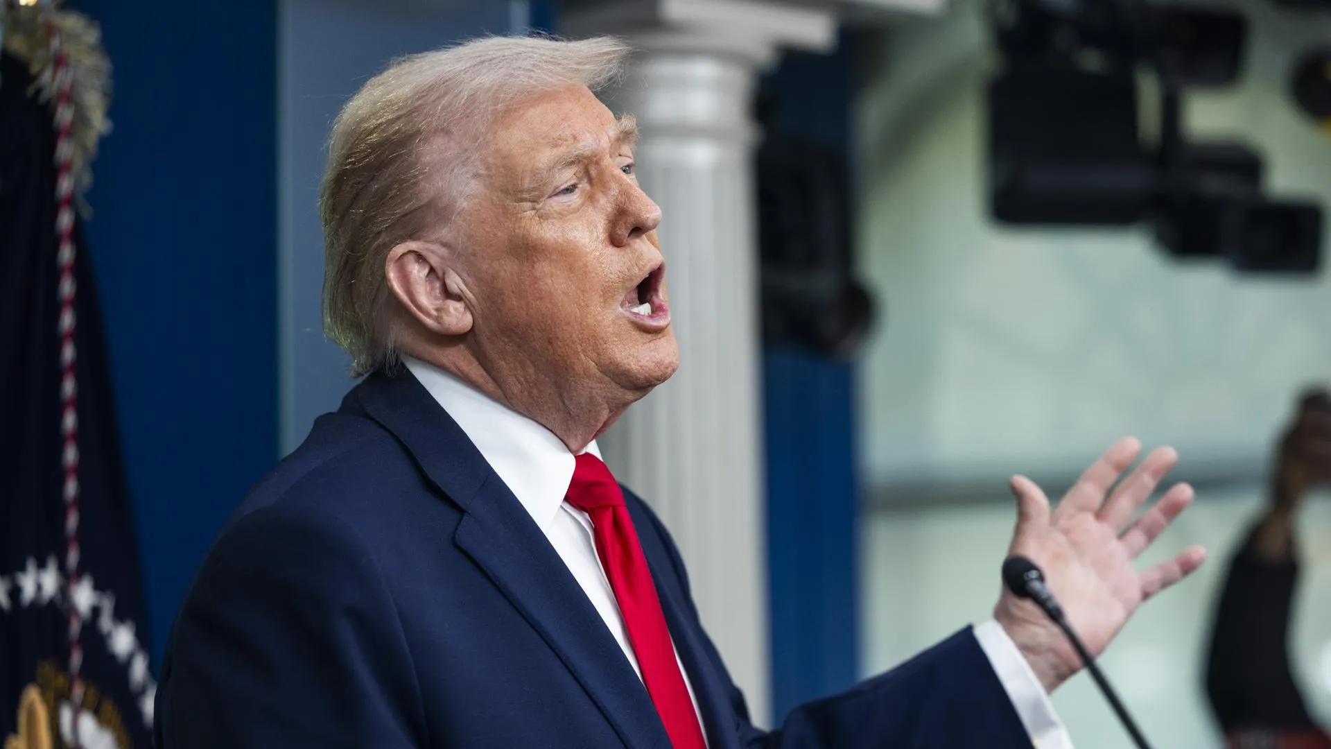 Jim LoScalzo - Pool via CNP/Consolidated News Photos