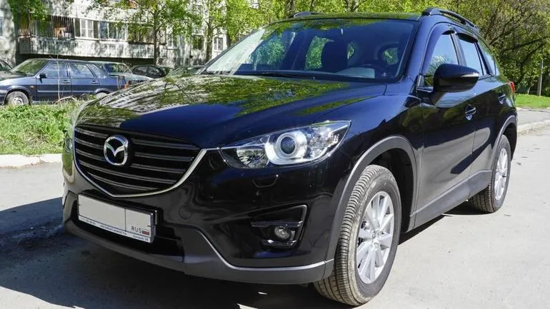 У школьной уборщицы в Люберцах украли автомобиль Mazda 