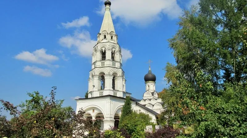 Богородице-Рождественский храм в Поярково