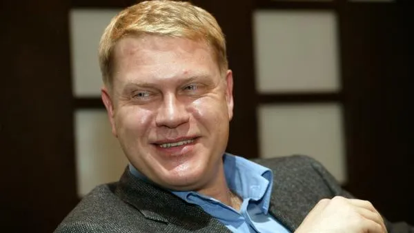 Демидов: я не хожу в тельняшке купаться в фонтанах в честь Дня ВДВ