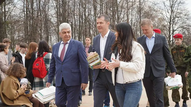 Глава городского округа Люберцы принял участие в экомарафоне по сбору макулатуры