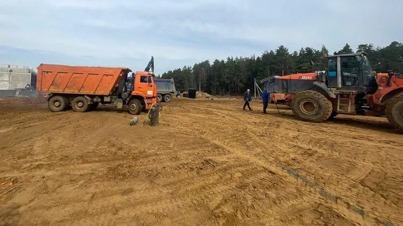 Парковку возле лицея имени Долгих в Истре построят к сентябрю этого года