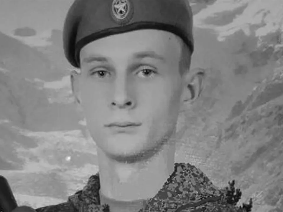 «Незнакомый мужчина спросил Руслана»: жена бойца СВО приняла необычный звонок после похорон мужа