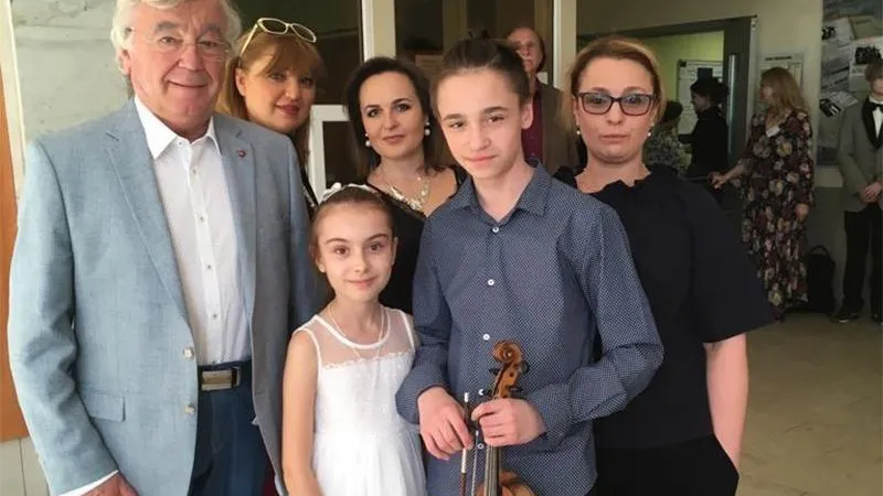 Десятилетняя умница-скрипачка из Чехова выступит с внуком Юрия Башмета