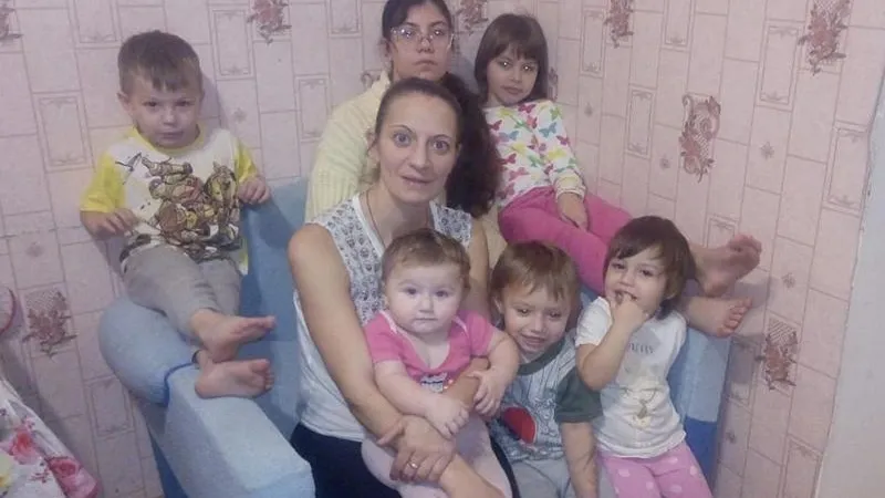 Многодетным погорельцам собирают на новый дом в Чехове 