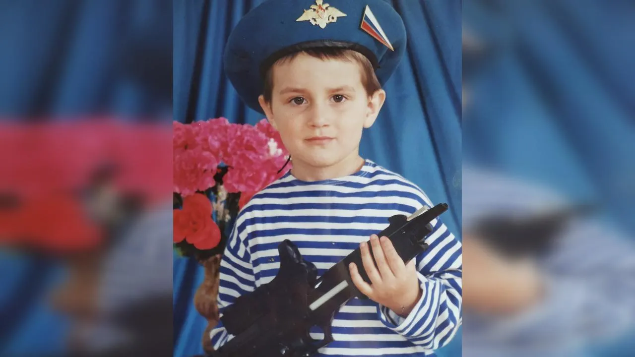 из личного архива семьи Матвеевых. Славе четыре года.