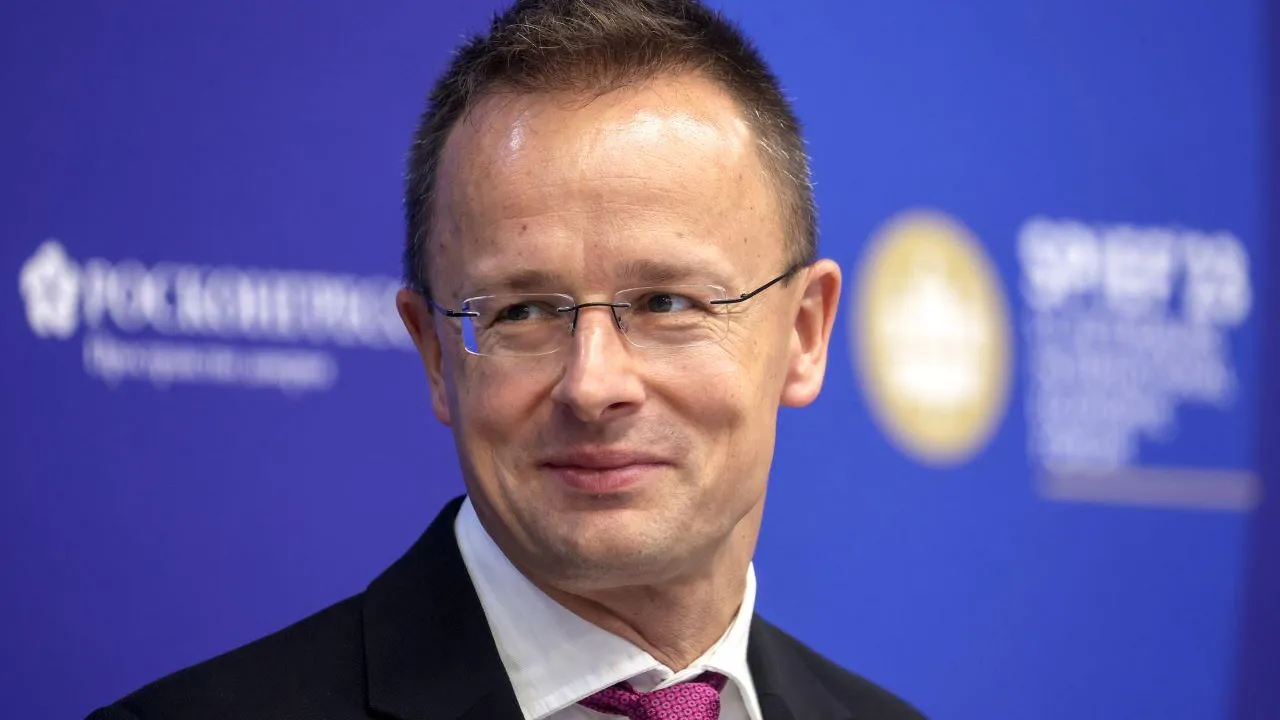 Глава МИД Венгрии: Евросоюз не имеет права диктовать, где нам покупать природный газ