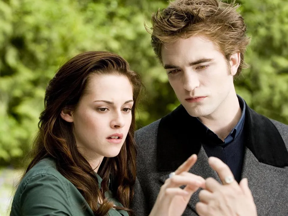 Вампирская сага из золота: москвичи продают на «Авито» коллекционное издание «Сумерки» за 70 тыс. рублей