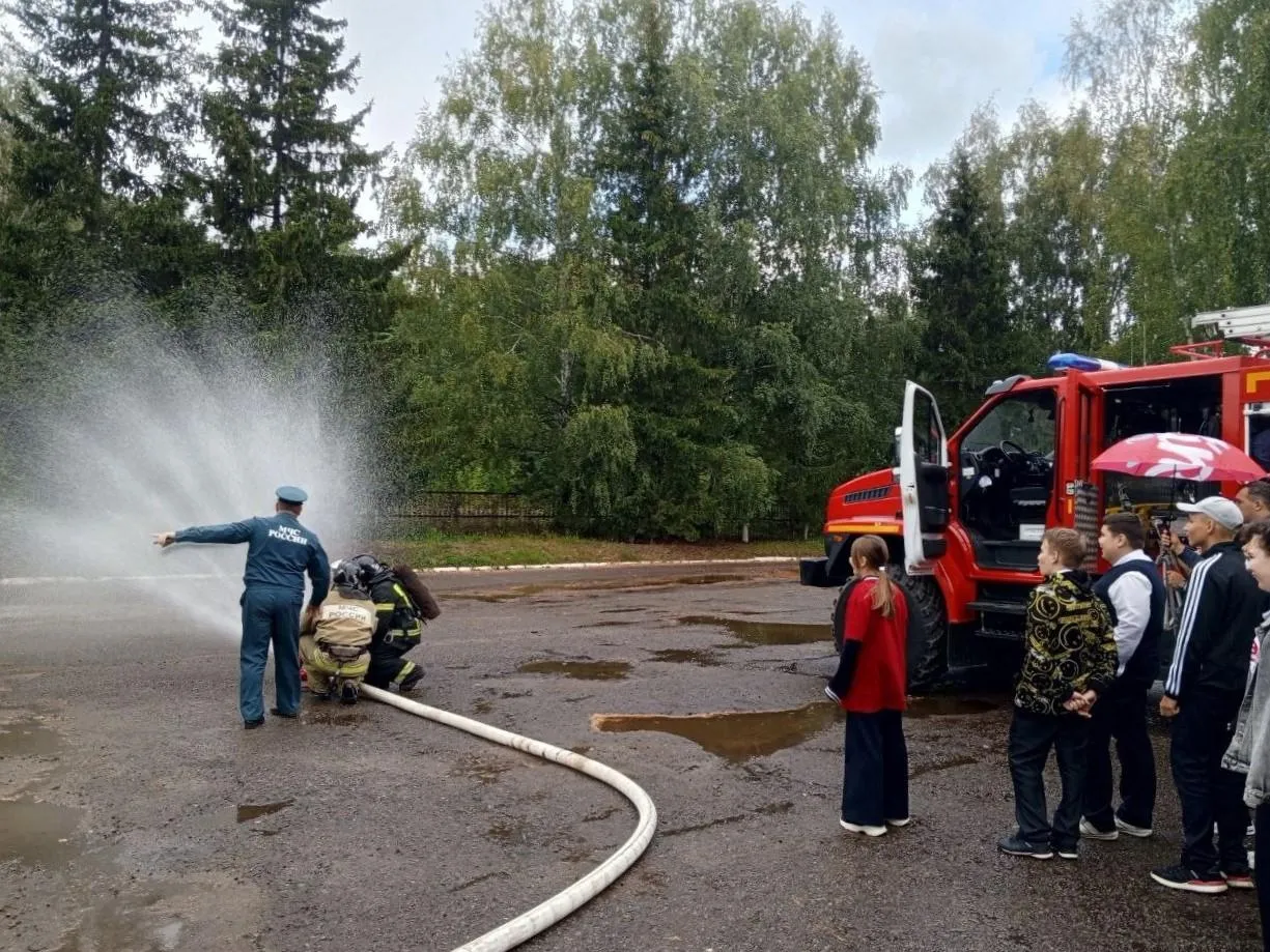 Фото: Средняя школа № 1 им. В. Н. Леонова