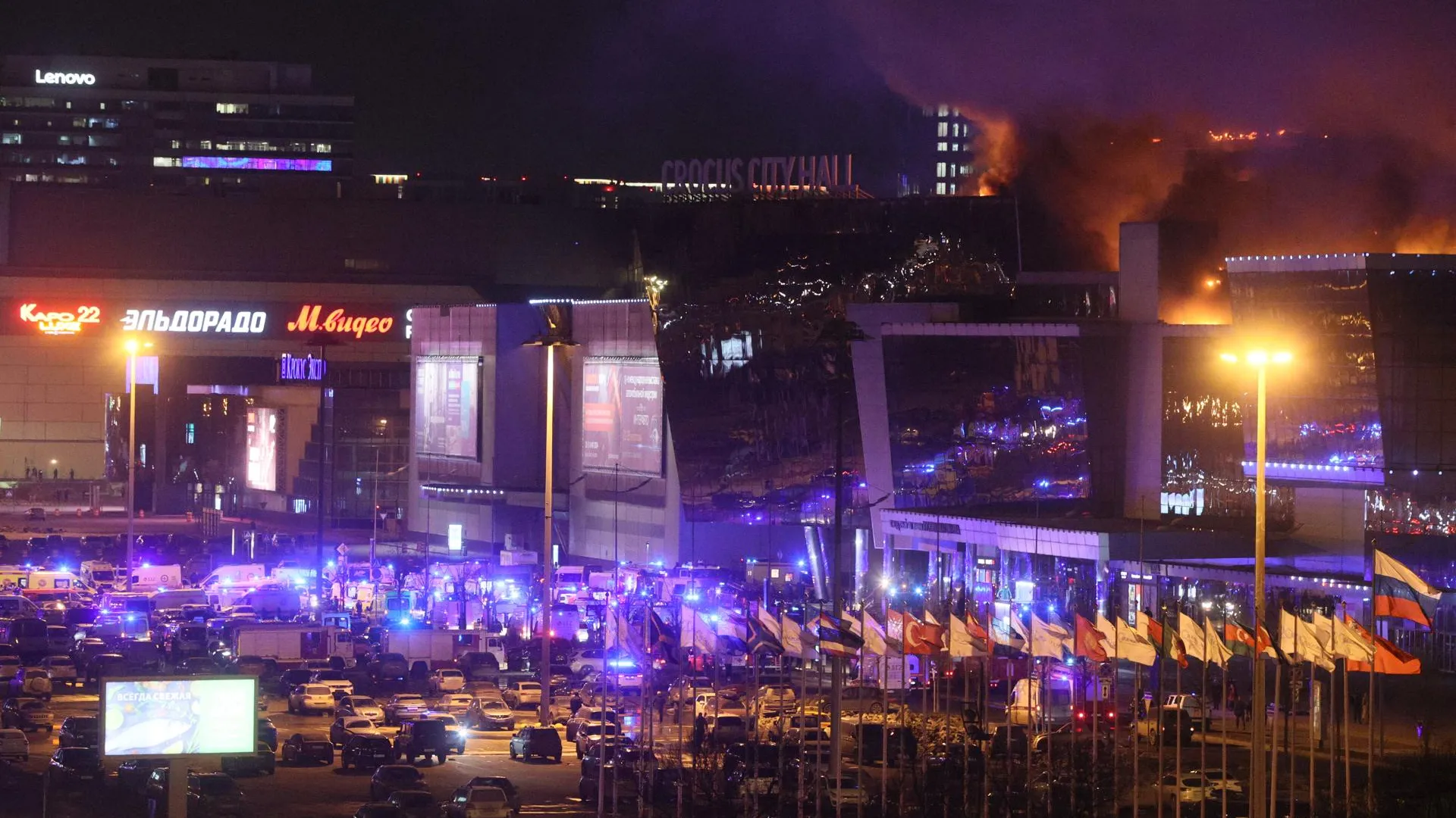 Горящее здание Crocus City Hall, 22 марта / Bulkin Sergey / news.ru