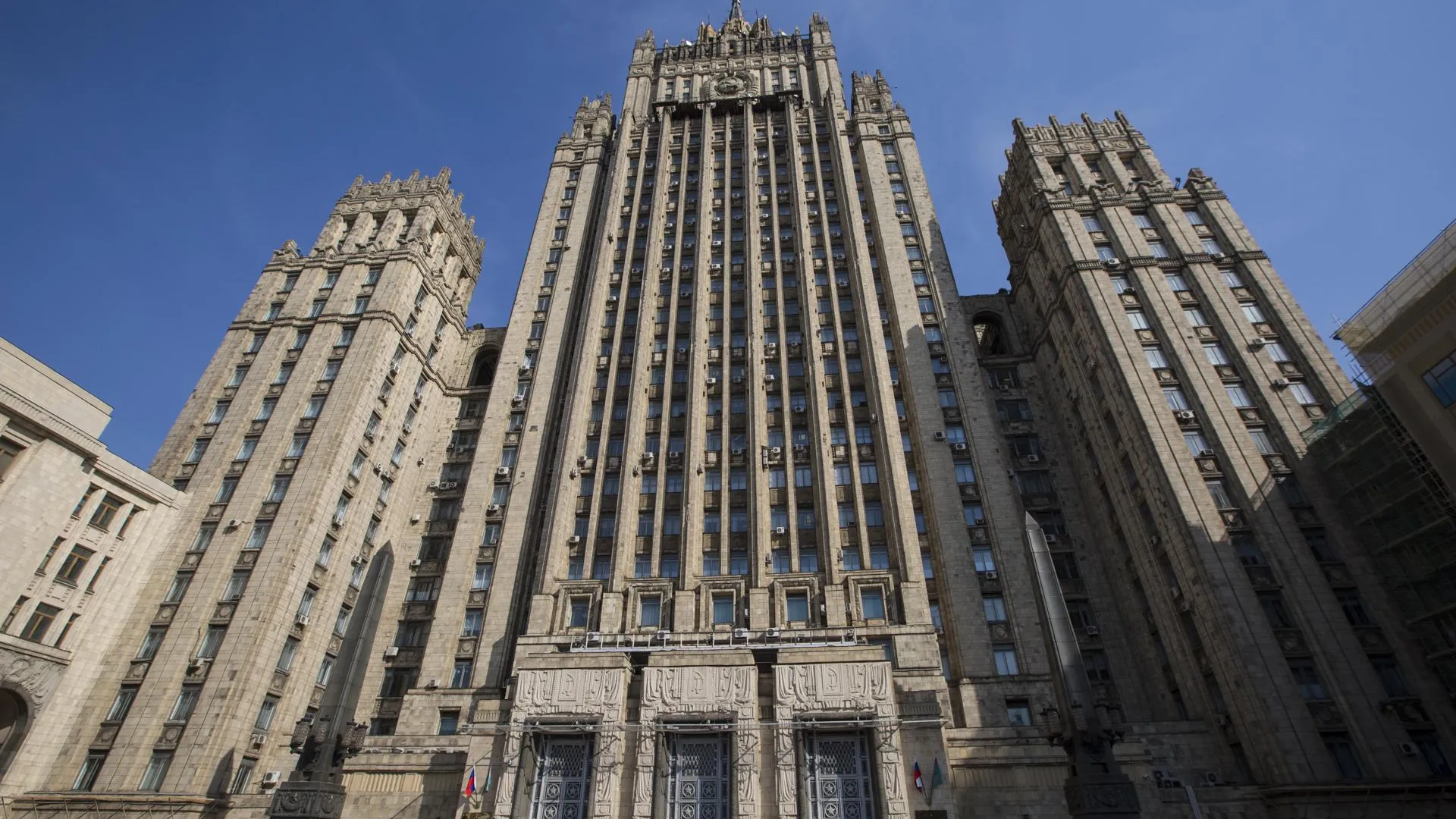 В МИД России заявили о возвращении НАТО к схеме холодной войны