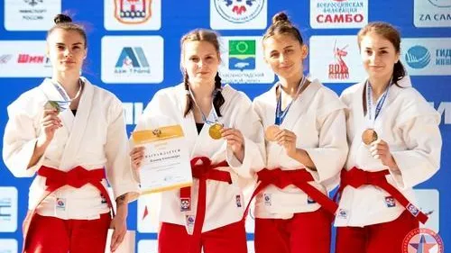 Представительницы Подмосковья завоевали награды чемпионата России по пляжному самбо