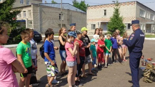 Порядка 300 учебных занятий провели спасатели в детских лагерях МО