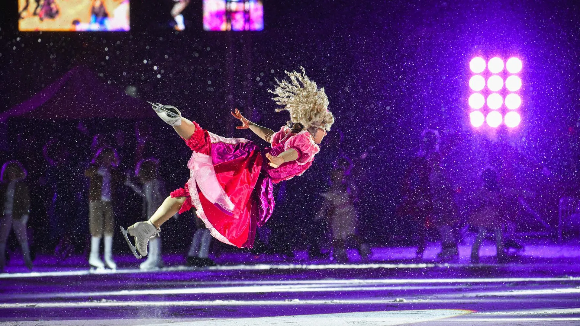 Жители и гости Химок посетили ледовое шоу «Щелкунчик» от Татьяны Навки и Петра Чернышева