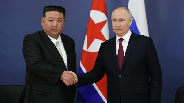 Политолог Светов объяснил, почему Запад испугался встречи Путина и Ким Чен Ына