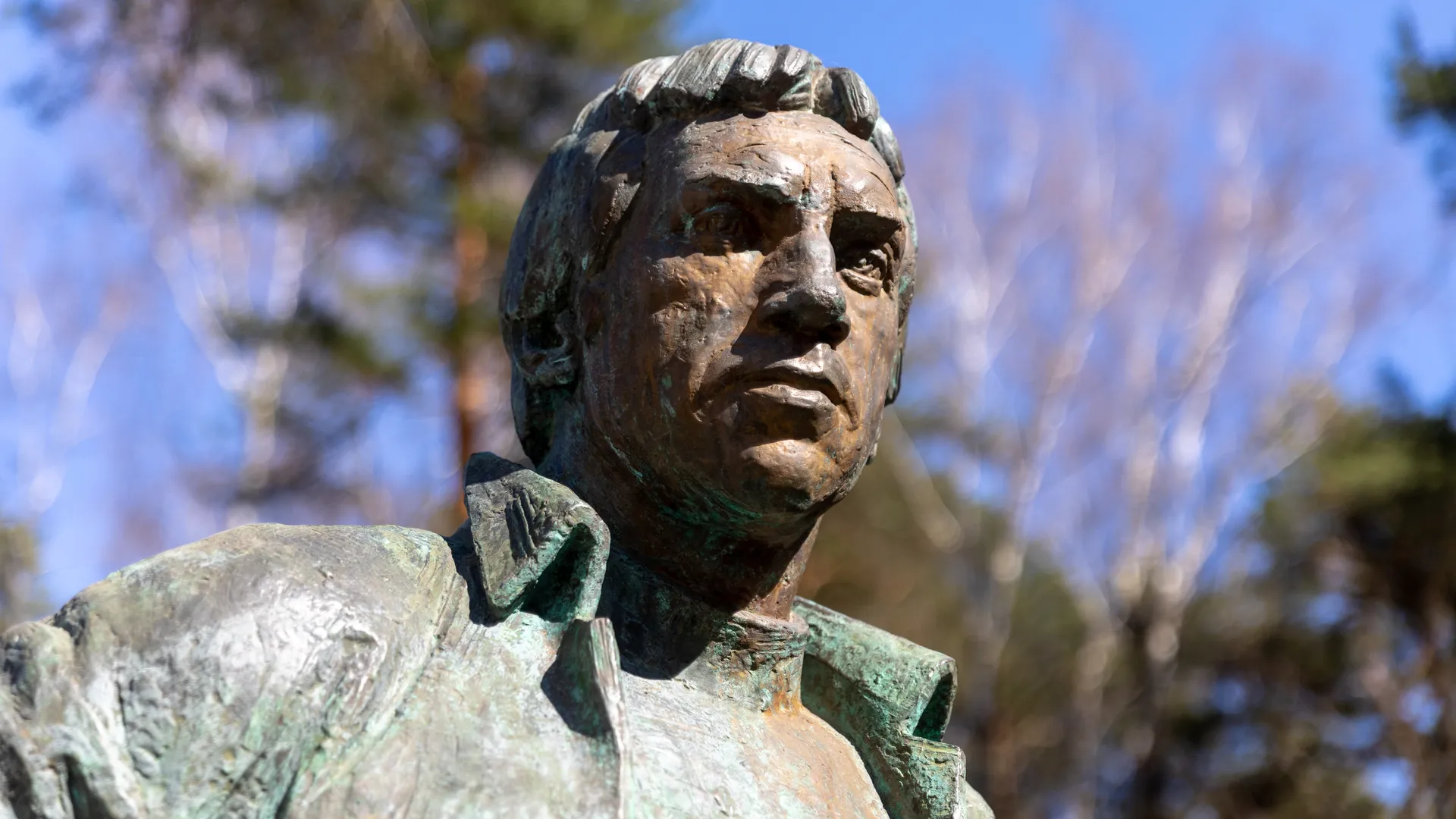 «Опять очередная блажь»: решение установить памятник Высоцкому в Омске раскололо горожан