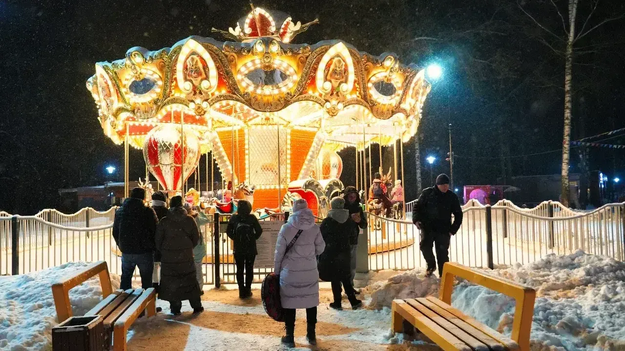 Почти пять тысяч человек прокатились на губернаторских каруселях в Подмосковье за неделю