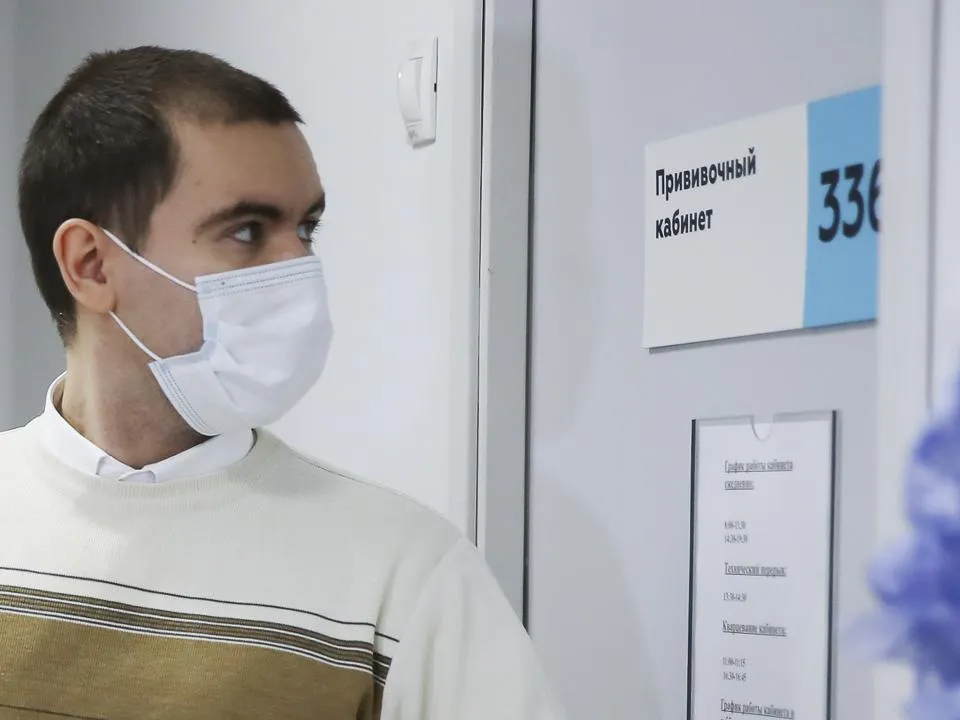 Поражение мозга и печени: названы пугающие последствия отказа от прививки против гриппа